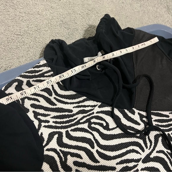 Maloka black, zebra pattern, leather patched long sleeve black top - Picture 14 of 14